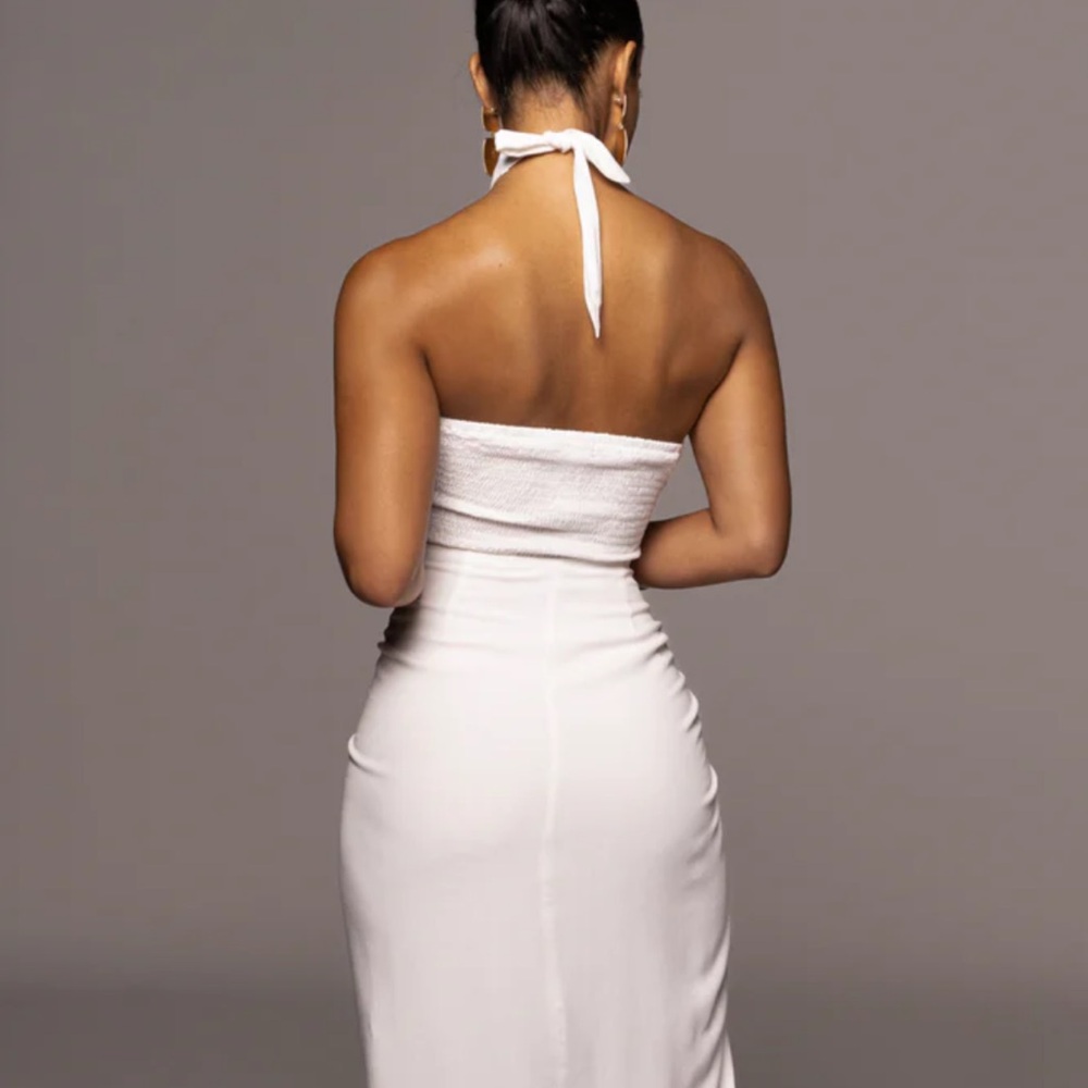 White Sahara Dress JLUXE LABEL. Size XL. Crossover halterneck neck dress. - Picture 6 of 10